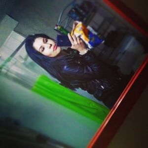 Meet your Posher, Issa